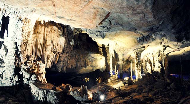 Tham Khonglor cave